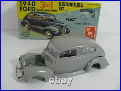 Vintage AMT 1939 / 1940 Ford Deluxe Sedan 3'n1 Customizing Model Car Kit #240 EX