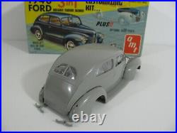 Vintage AMT 1939 / 1940 Ford Deluxe Sedan 3'n1 Customizing Model Car Kit #240 EX