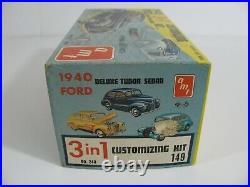 Vintage AMT 1939 / 1940 Ford Deluxe Sedan 3'n1 Customizing Model Car Kit #240 EX