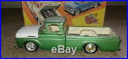 Vintage AMT 1960 FORD F-100 Pickup Truck annual model car RARE