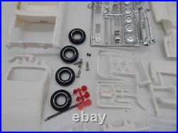 Vintage AMT 1962 Ford Galaxie Convertible 3 in 1 Customizing 125 Model Kit K112