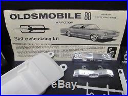 Vintage AMT 1965 Oldsmobile Dynamic 88 Hardtop 1/25 Scale Kit, Mint/Boxed Cond
