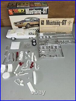 Vintage AMT 1967 Mustage GT Fastback 1/25 model kit