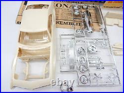 Vintage AMT 1967 Oldsmobile Toronado Hardtop 125 Model Kit 6937-200