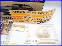 Vintage AMT 1967 Oldsmobile Toronado Hardtop 125 Model Kit 6937-200