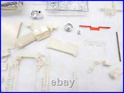 Vintage AMT 1967 Oldsmobile Toronado Hardtop 125 Model Kit 6937-200