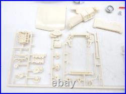 Vintage AMT 1967 Oldsmobile Toronado Hardtop 125 Model Kit 6937-200