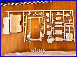 Vintage AMT 1967 Oldsmobile Toronado Hardtop 125 Model Kit 6937-200 COMPLETE