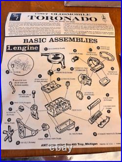 Vintage AMT 1967 Oldsmobile Toronado Hardtop 125 Model Kit 6937-200 COMPLETE