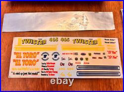 Vintage AMT 1967 Oldsmobile Toronado Hardtop 125 Model Kit 6937-200 COMPLETE