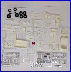 Vintage AMT 1968 Mustang 2+2 GT Customizing Model Kit #6168-002