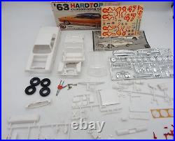Vintage AMT 63 Lincoln Continental Hardtop Customizing 125 Model Kit 6423-149
