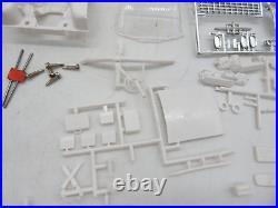 Vintage AMT 63 Lincoln Continental Hardtop Customizing 125 Model Kit 6423-149