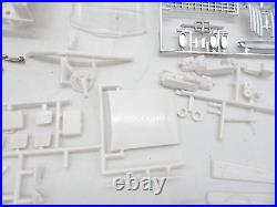 Vintage AMT 63 Lincoln Continental Hardtop Customizing 125 Model Kit 6423-149