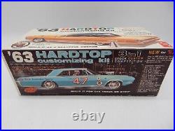 Vintage AMT 63 Lincoln Continental Hardtop Customizing 125 Model Kit 6423-149