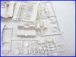 Vintage AMT 64 Chrysler Imperial Convertible Customizing 125 Model Kit 6814-150