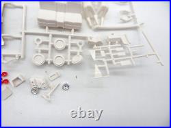 Vintage AMT 64 Chrysler Imperial Convertible Customizing 125 Model Kit 6814-150