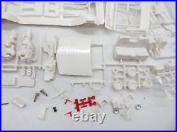 Vintage AMT 64 Chrysler Imperial Convertible Customizing 125 Model Kit 6814-150