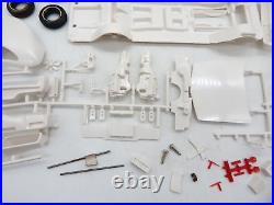 Vintage AMT 64 Chrysler Imperial Convertible Customizing 125 Model Kit 6814-150