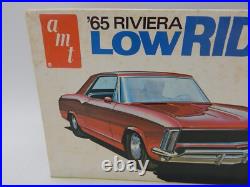 Vintage AMT 65 Buick Riviera Lowrider 125 Model Kit T404