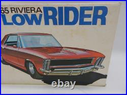 Vintage AMT 65 Buick Riviera Lowrider 125 Model Kit T404