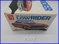 Vintage AMT 65 Buick Riviera Lowrider 125 Model Kit T404
