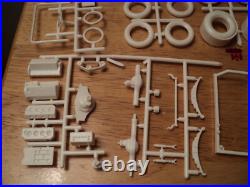 Vintage AMT Barracuda Super Boss Funny Car Model kit #T152 Complete