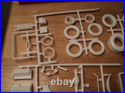 Vintage AMT Barracuda Super Boss Funny Car Model kit #T152 Complete