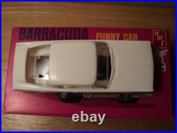 Vintage AMT Barracuda Super Boss Funny Car Model kit #T152 Complete