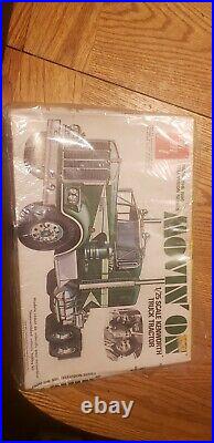 Vintage AMT Kenworth 1 25 Semi Truck Tractor Trailer T560 Model Kit Movin On