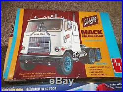 Vintage AMT Schlitz Big Rig Mack Truck Model & Trailer 1/25 Scale Model Kit Lot