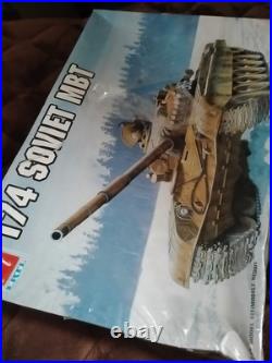 Vintage AMT T74 Soviet MBT Tank 1/35 Scale Model Kit #8674