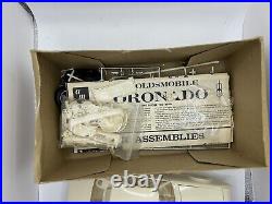 Vintage Amt 1/25 Model Kit, 1967 Oldsmoble Toronado, 6937-200, Gene Winfield