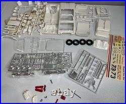 Vintage Car Model Kit Amt 1964 Ford Thunderbird Convertible