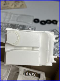 Vintage Car Model Kit Amt 1964 Ford Thunderbird Convertible