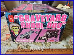 Vintage Graveyard Ghoul Duo AMT Model Overtaker Bodysnatcher Horror Unbuilt 1964