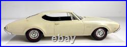 Vintage Johan Model 1968 Oldsmobile 442 vintage Promo model 1/25 McM