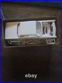 Vintage Model 1963 Bonneville Hardtop Custom 3 in 1 AMT Kit