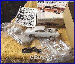 Vintage Model Kits-1969 Buick Riveria-amt Kit-very Nice-1/25 Scale