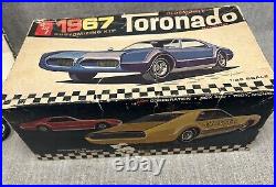 Vintage Original AMT 1967 Oldsmobile Toronado Model Kit #6937-200 As pictured