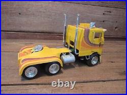 Vintage RARE AMT Turnpiker Custom Cabover 1/25 Scale Plastic Model Kit