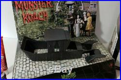 Vintage & Rare AMT 901-170 The Munster Koach 1/25 Scale Model Car COMPLETE