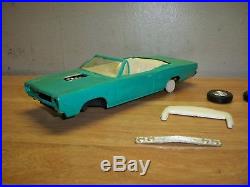 Vintage Screw Bottom Chassis Amt 1968 Coronet Rt Convertible, Restorable