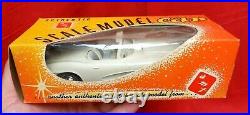 Vintage Smp Amt 1962 F922 White/creme Conv. Corvette 125 Scale Promo Car Boxed