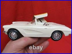 Vintage Smp Amt 1962 F922 White/creme Conv. Corvette 125 Scale Promo Car Boxed