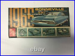 Vintage, a m t, 1 25 Scale, 65 Bonneville sport coupe, un built Kit, open BoxUsed