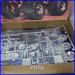 Vtg 1984 AMT ERTL BIGFOOT 4x4x4 Ford Monster Truck Model Kit 6791 Original